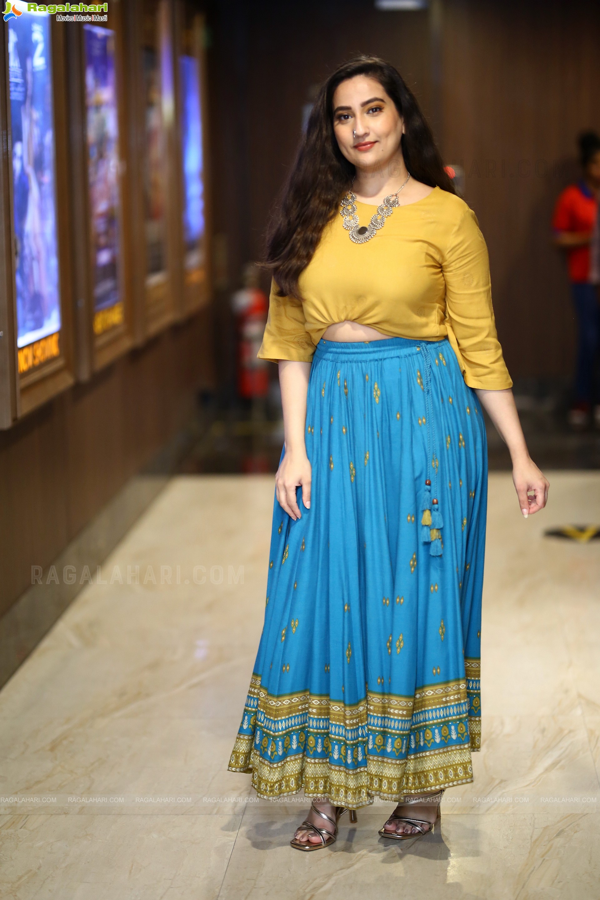 Anchor Manjusha at 18 Pages Movie Trailer Launch, HD Photo Gallery