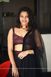 Ramya Raj at Weekend Party Audio Launch