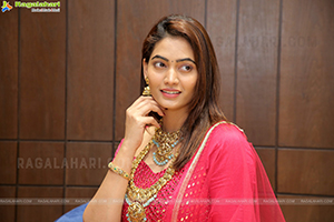 Spandana Palli Poses With Jewellery