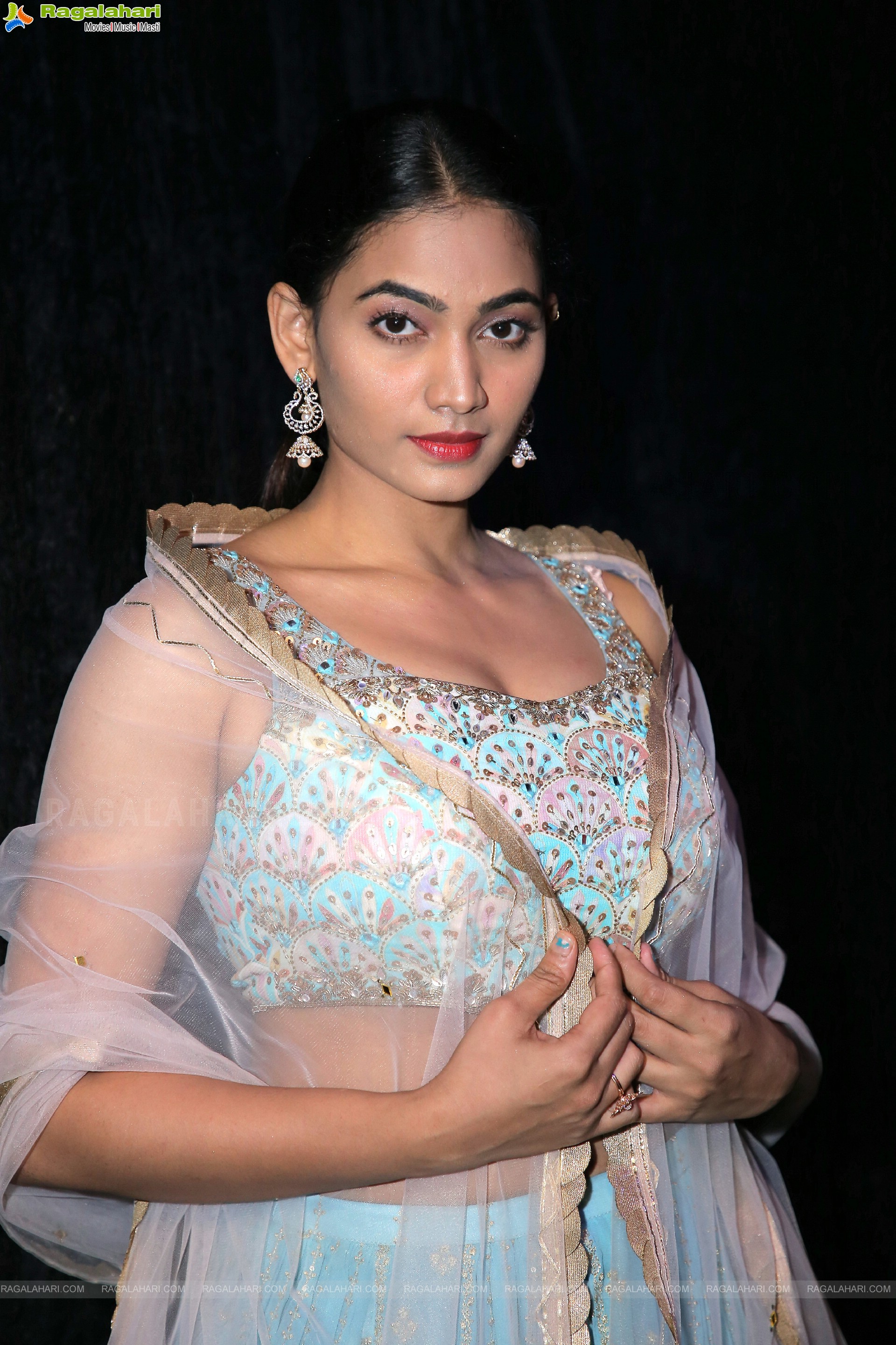 Spandana Palli Latest Photoshoot Stills, HD Photo Gallery