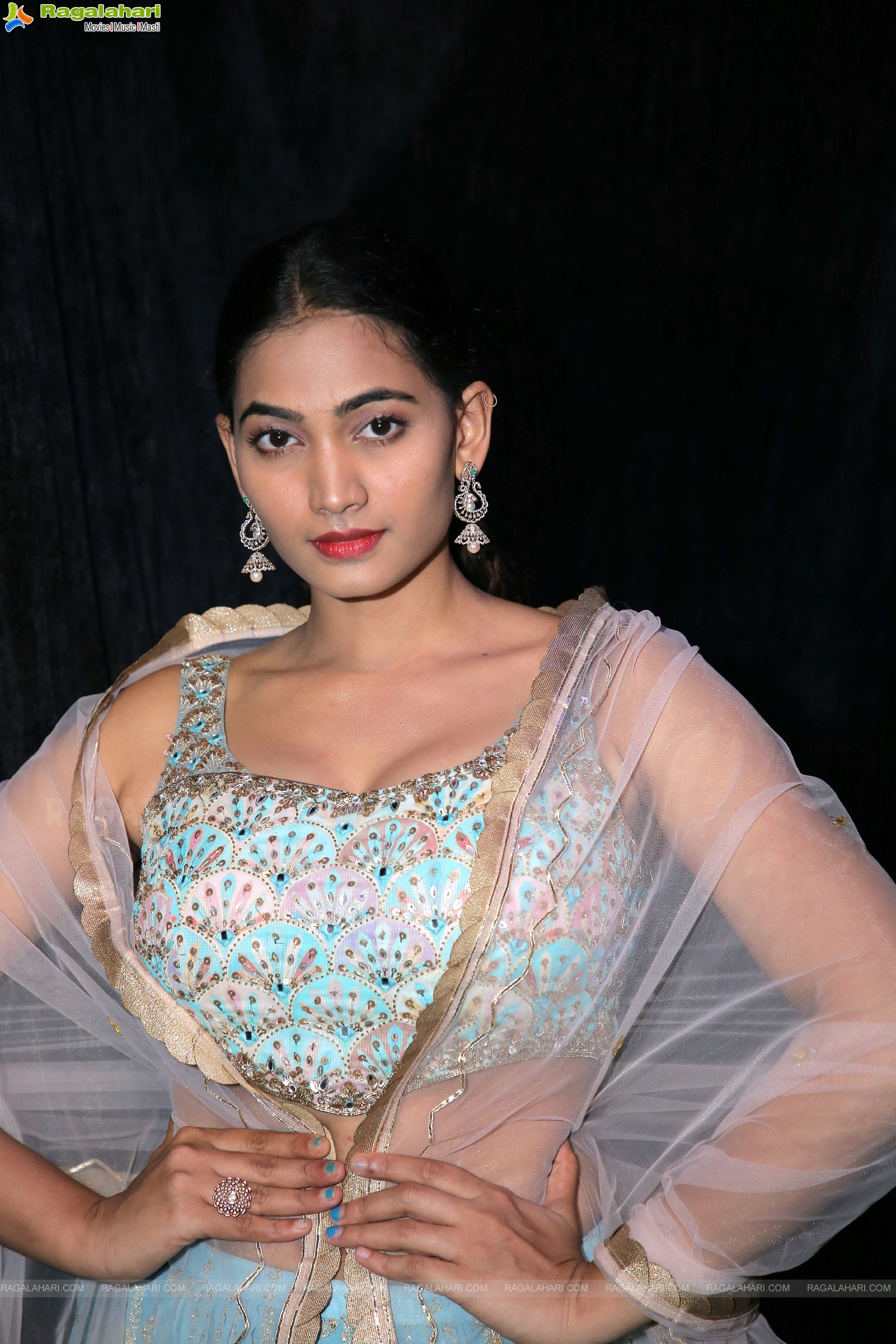 Spandana Palli Latest Photoshoot Stills, HD Photo Gallery