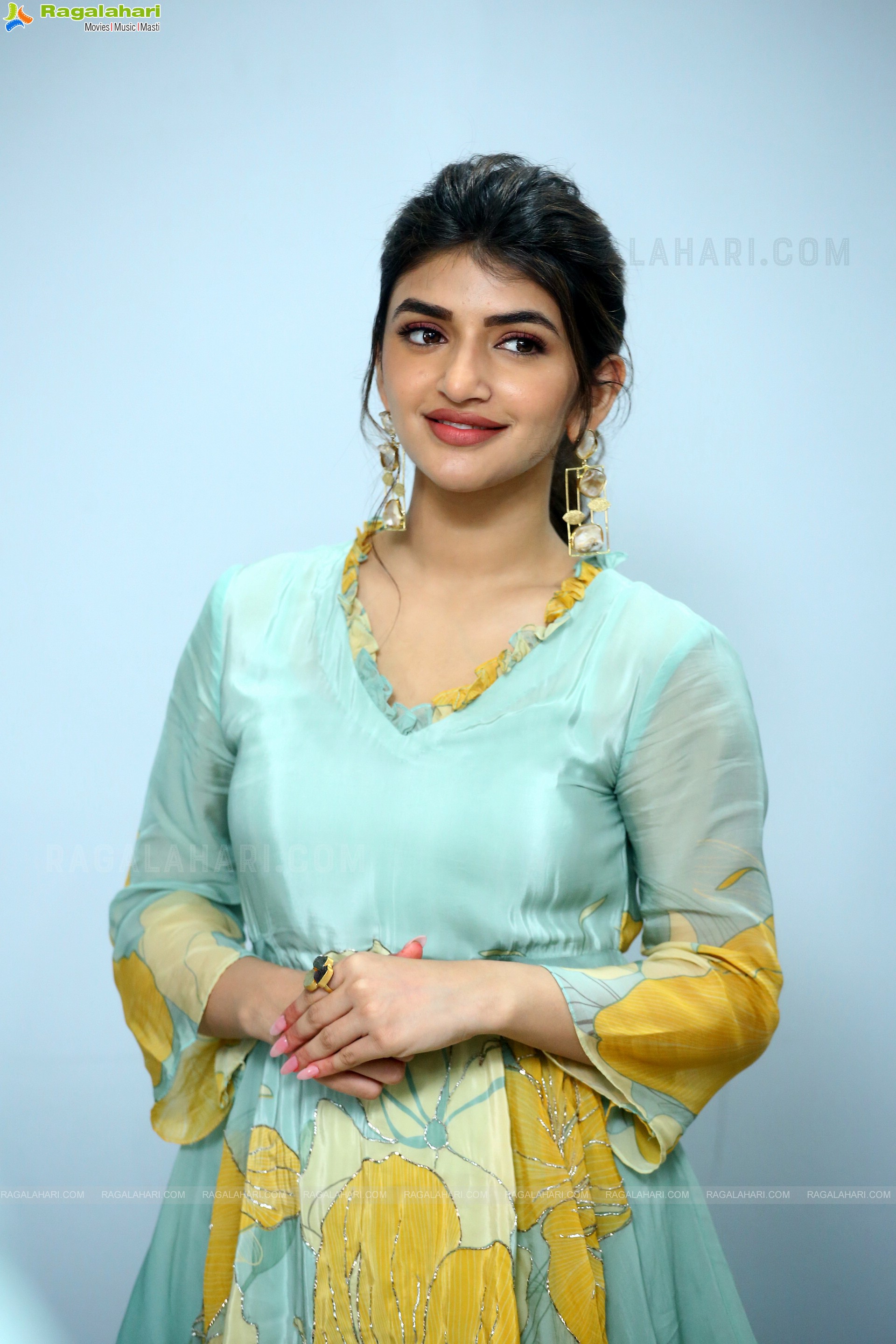 Sree Leela at Dhamaka Movie Interview, HD Photo Gallery