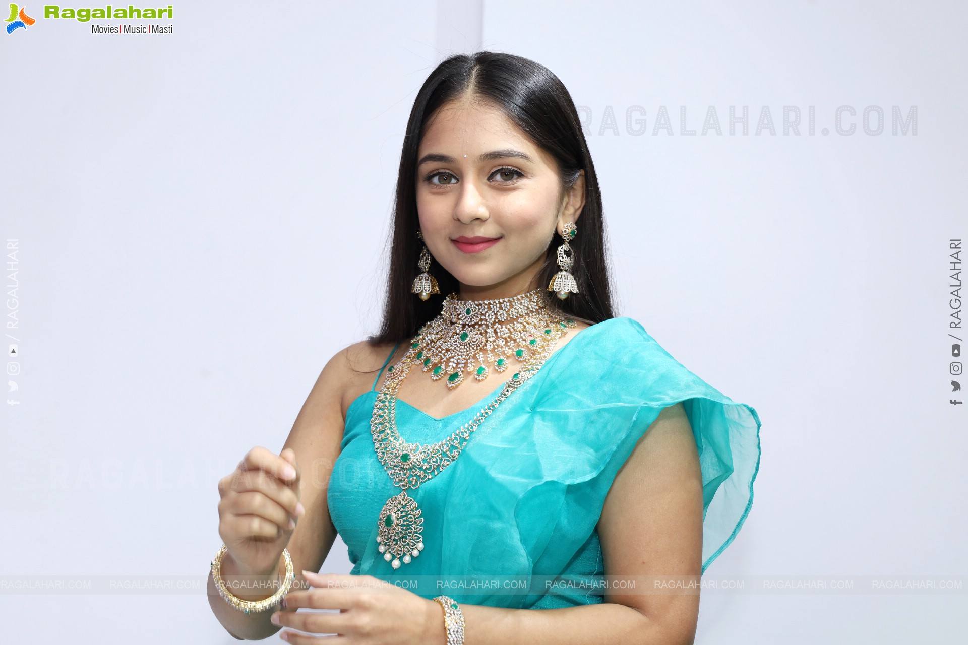 Jabili Jetta Latest Stills, HD Photo Gallery