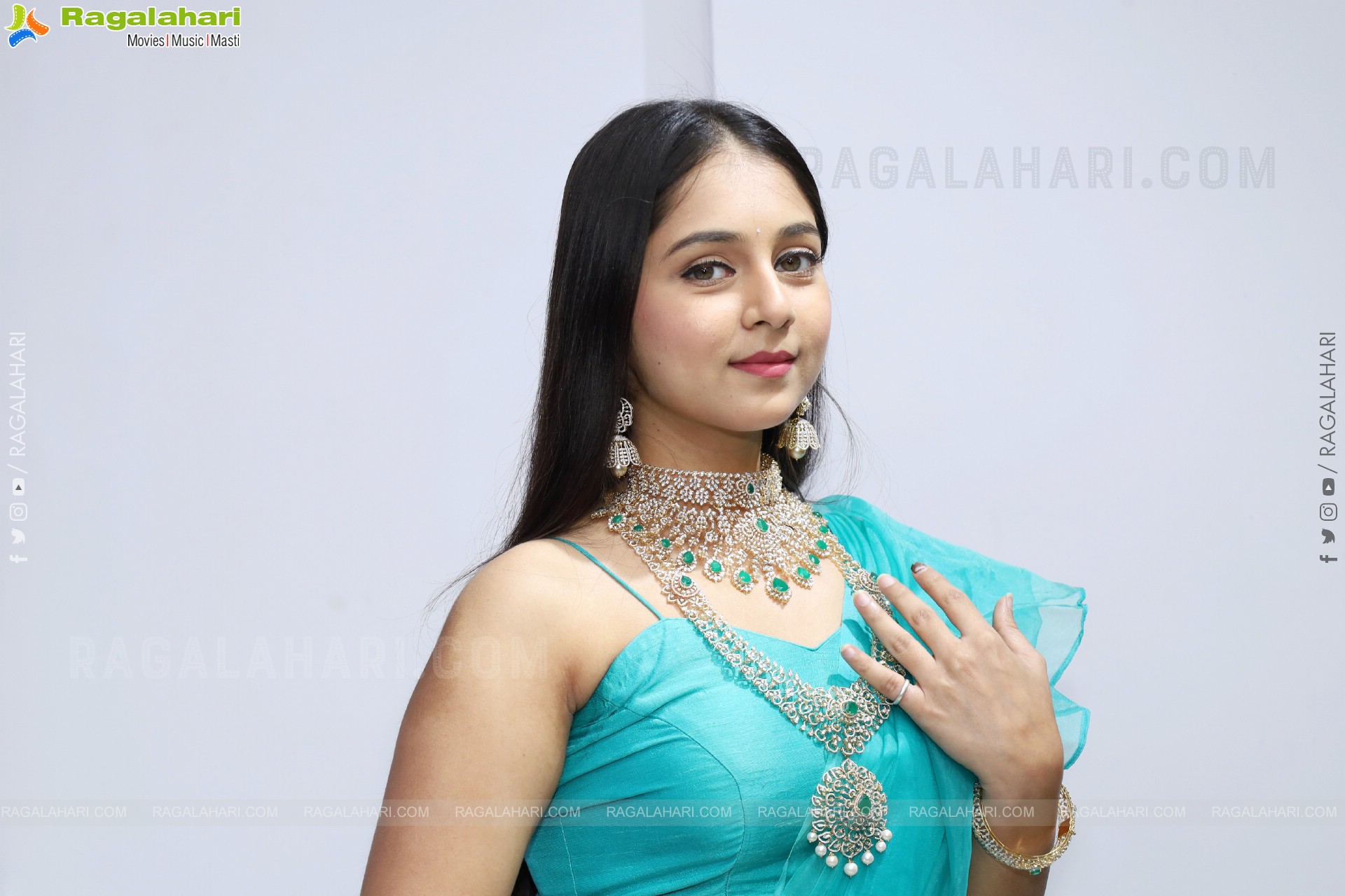 Jabili Jetta Latest Stills, HD Photo Gallery