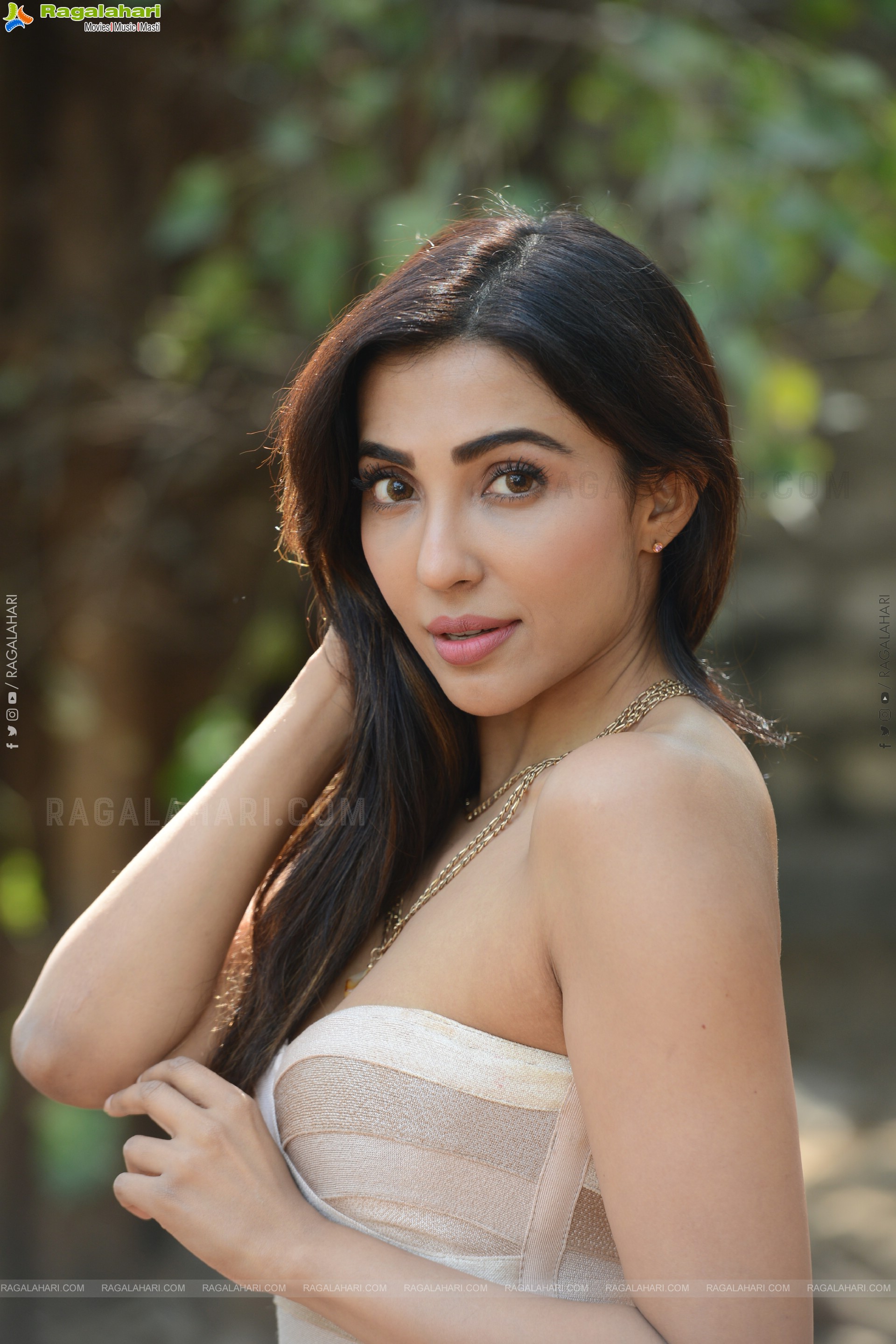 Parvati Nair at Alambana Press Meet, HD Gallery