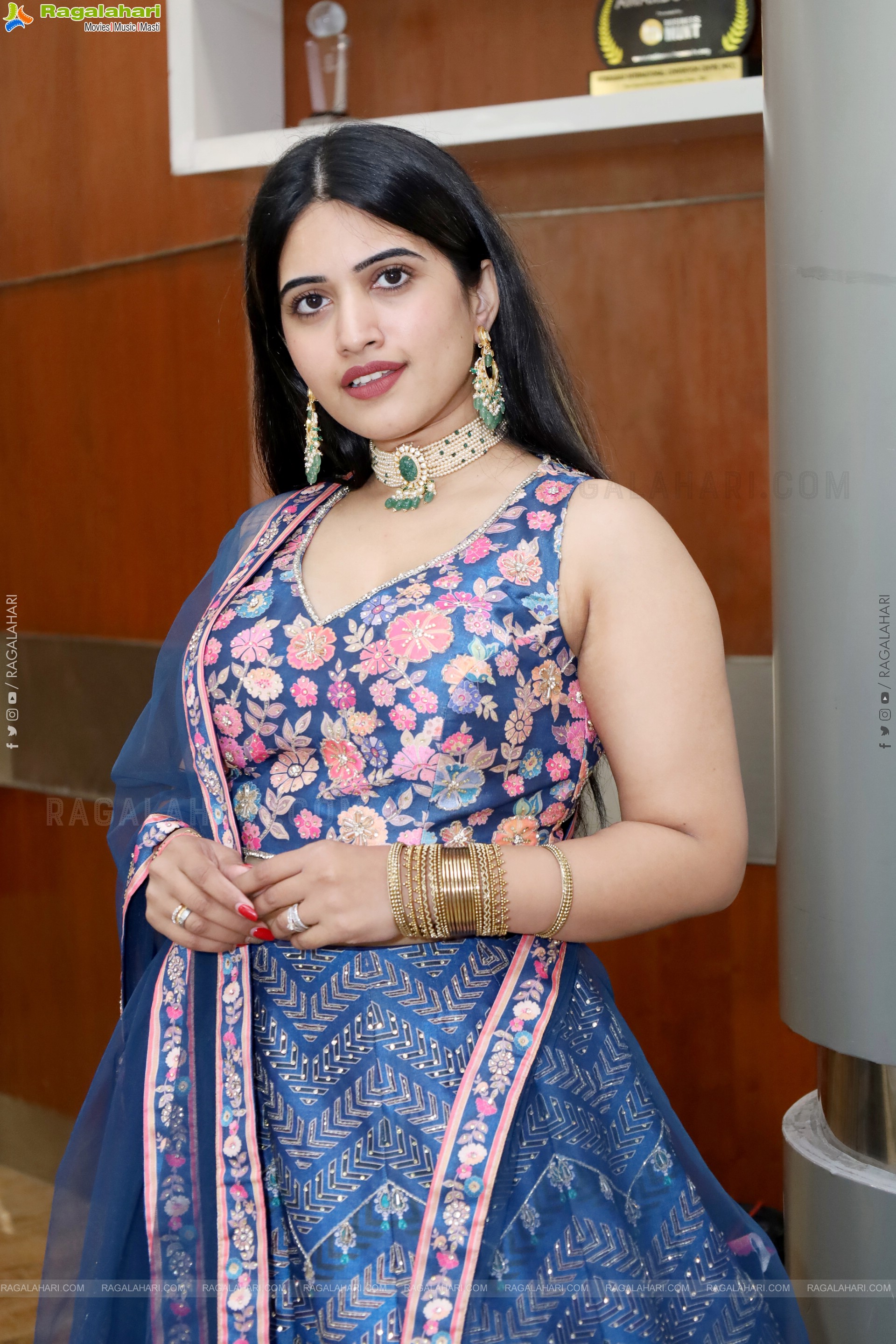 Sravanthi Chokarapu Latest Stills, HD Gallery