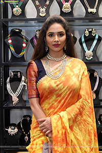 Abhilasha Poses with Jewellery, HD Gallery