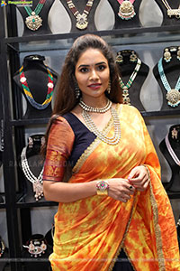 Abhilasha Poses with Jewellery, HD Gallery