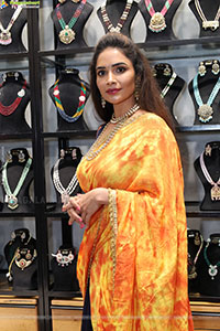 Abhilasha Poses with Jewellery, HD Gallery