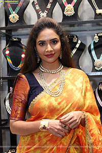 Abhilasha Poses with Jewellery, HD Gallery