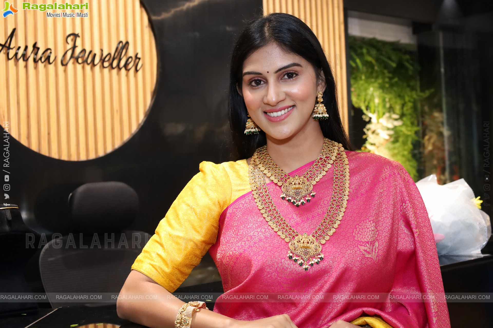 Aparna Reddy Saree Stills, HD Gallery