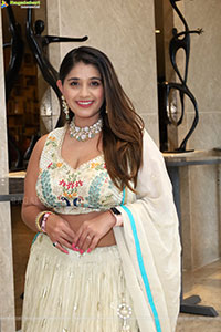 Chandni Bhagwanani at Hi-life Exhibition Launch, HD Gallery