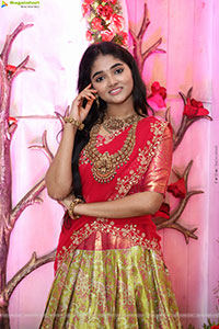 Gayathri Kothapalli Latest Stills, HD Gallery