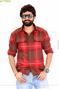 Hero Dharma at Drinker Sai Interview, HD Gallery