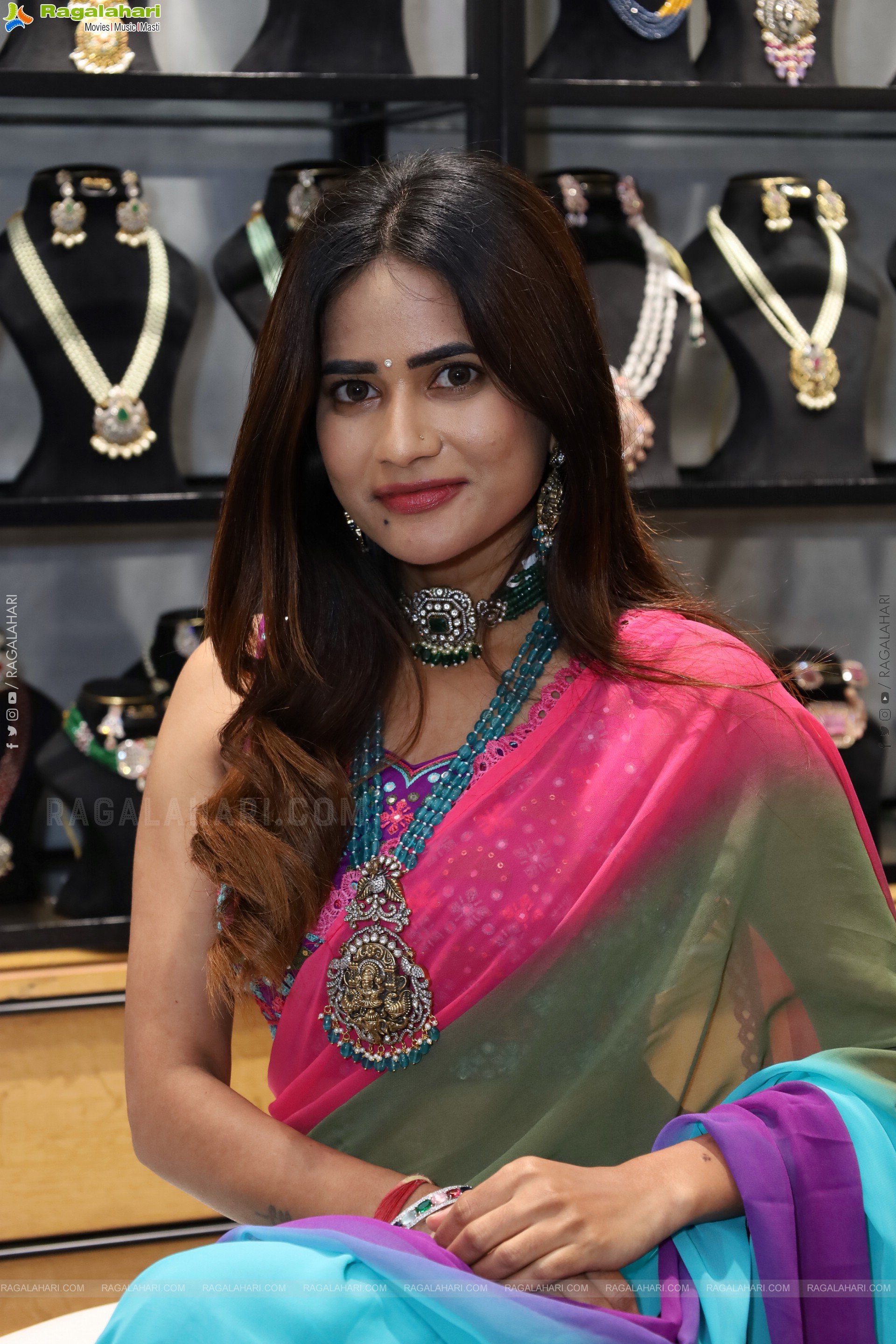 Naziya Khan Poses with Jewellery, HD Gallery