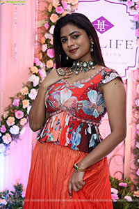 Siri Papa stills in Special Designer Dress, HD Gallery