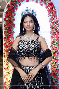 Urmila Chauhan in Black Anarkali Lehenga Choli, HD Gallery