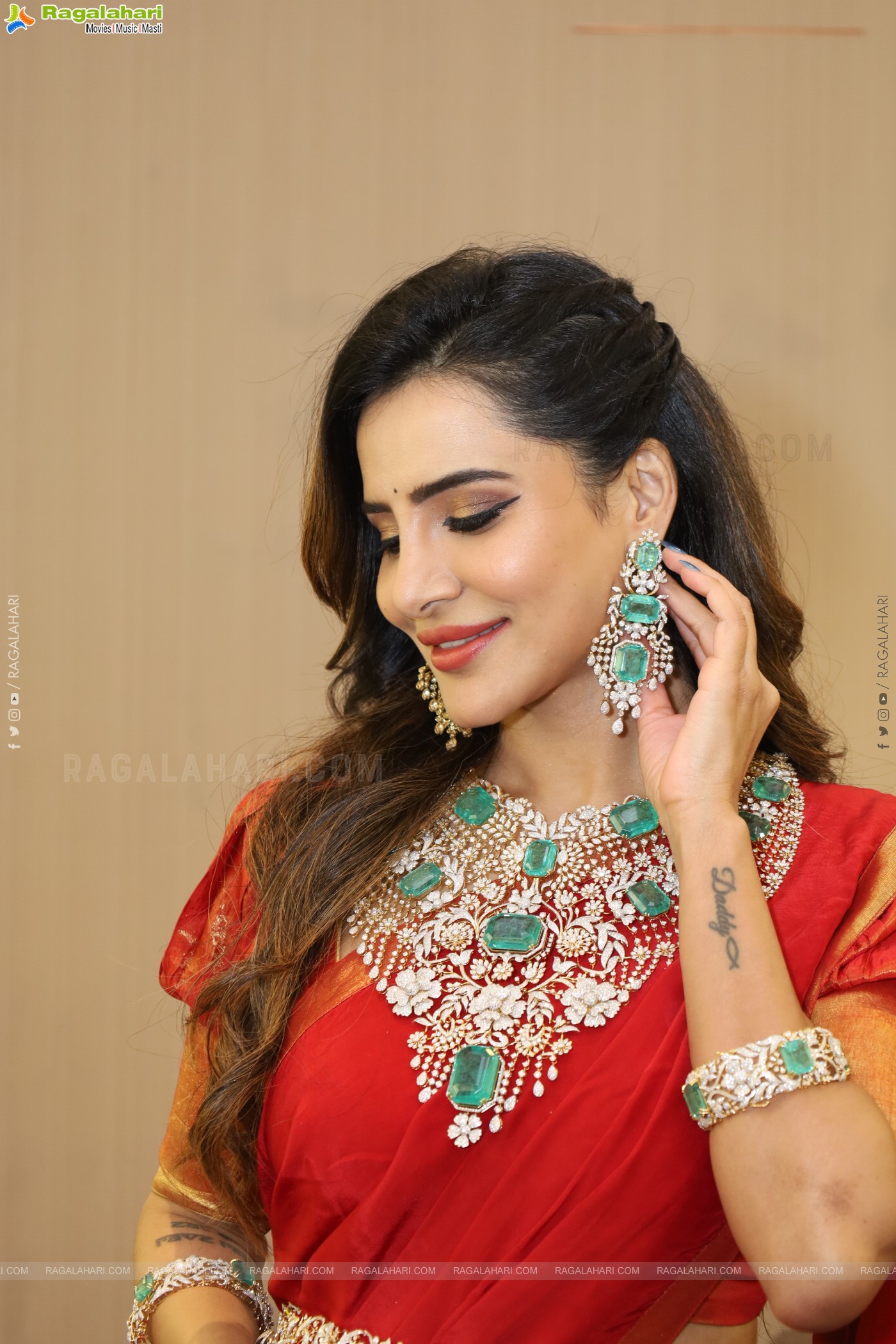 Ashu Reddy at Hi Life Jewels Launch Event, HD Gallery