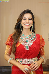 Ashu Reddy at Hi Life Jewels Launch Event, HD Gallery