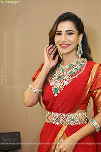 Ashu Reddy at Hi Life Jewels Launch Event, HD Gallery