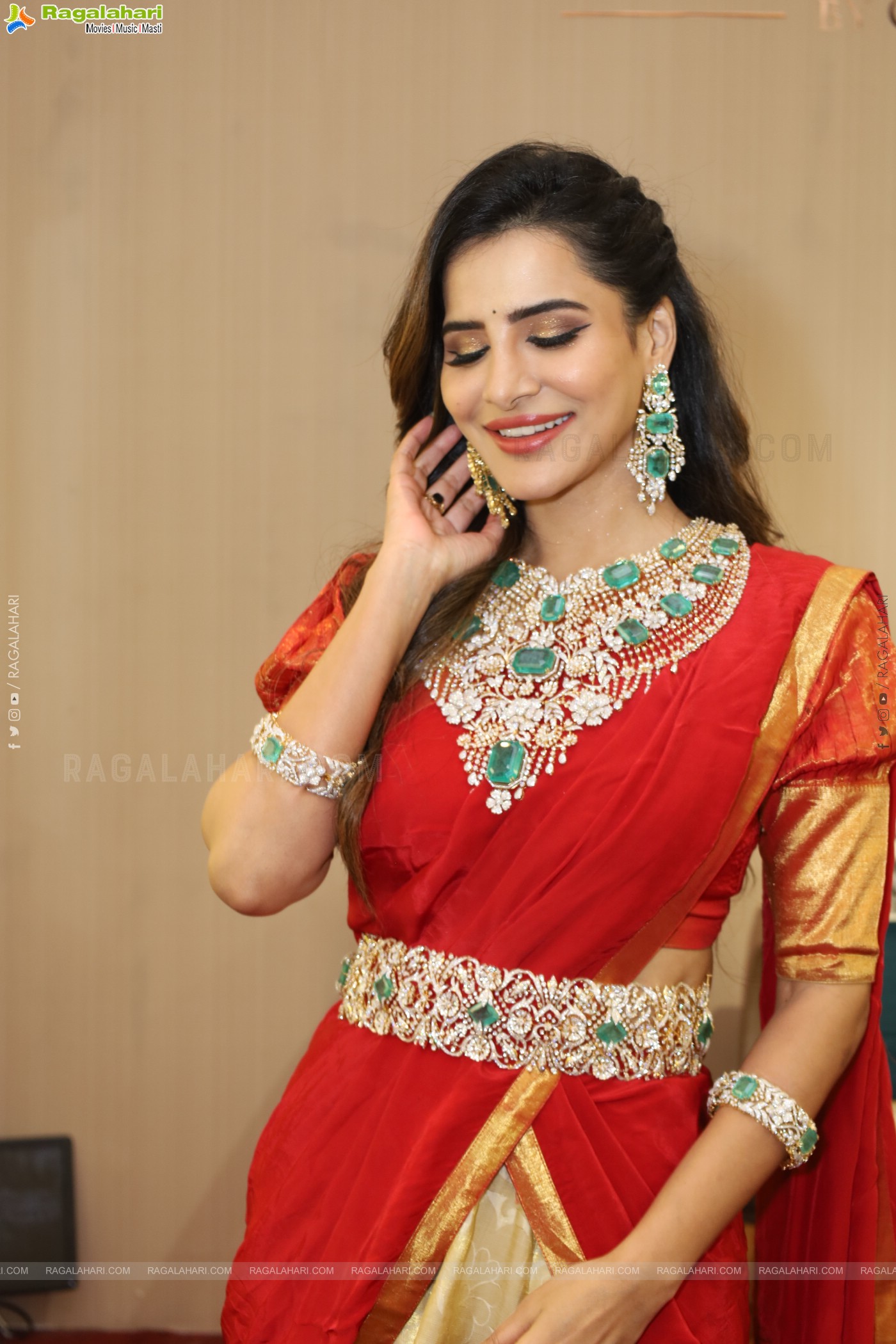 Ashu Reddy at Hi Life Jewels Launch Event, HD Gallery