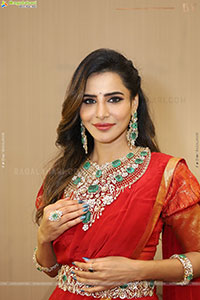 Ashu Reddy at Hi Life Jewels Launch Event, HD Gallery