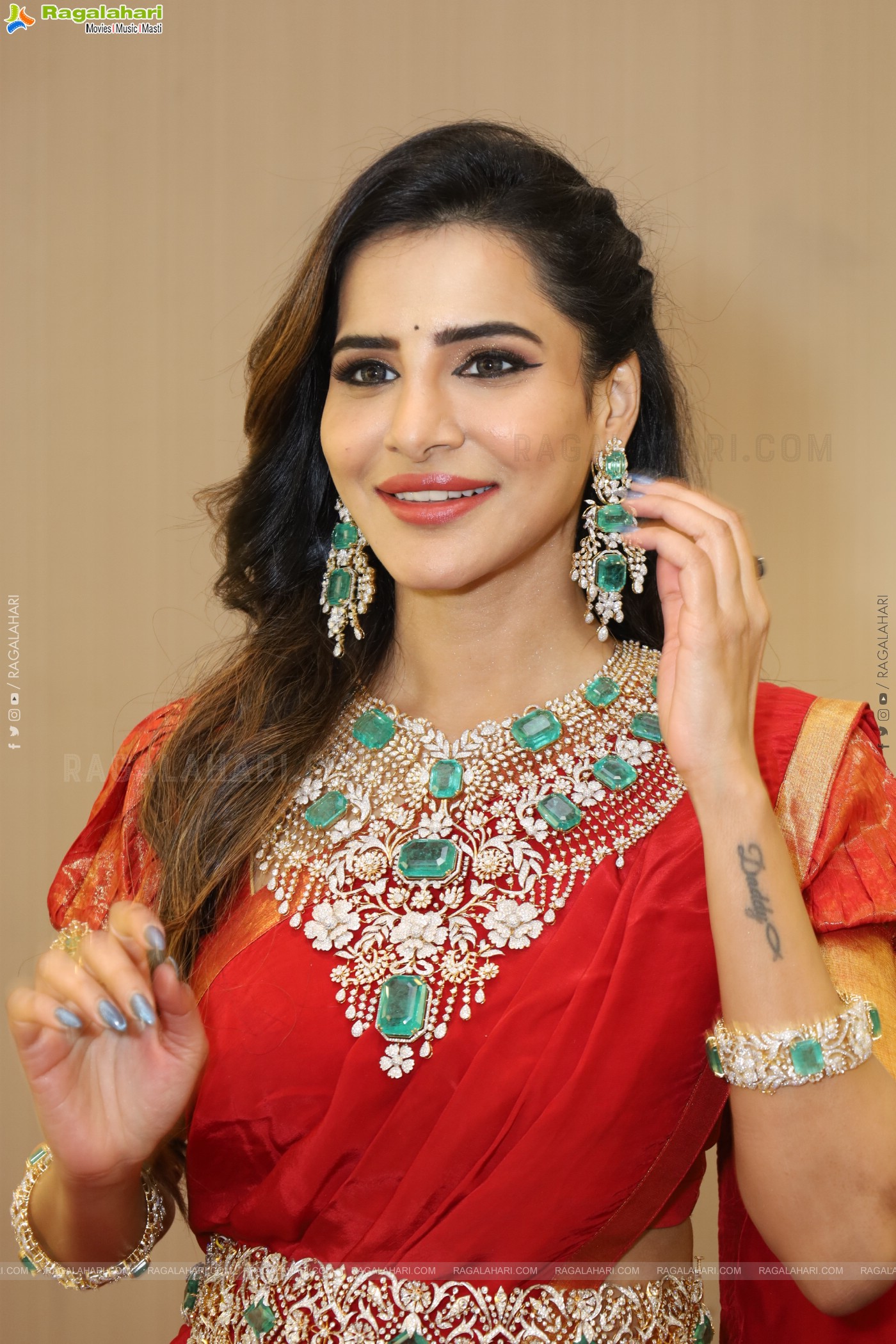 Ashu Reddy at Hi Life Jewels Launch Event, HD Gallery