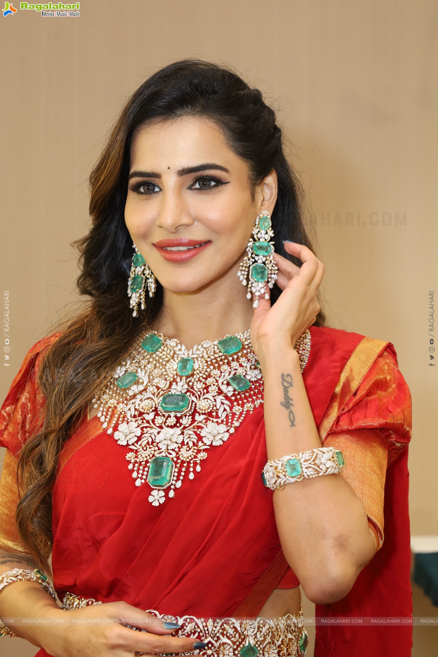 Ashu Reddy at Hi Life Jewels Launch Event, HD Gallery