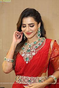 Ashu Reddy at Hi Life Jewels Launch Event, HD Gallery