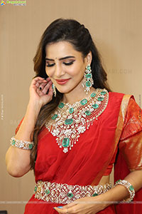 Ashu Reddy at Hi Life Jewels Launch Event, HD Gallery