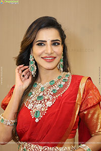 Ashu Reddy at Hi Life Jewels Launch Event, HD Gallery