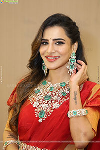 Ashu Reddy at Hi Life Jewels Launch Event, HD Gallery