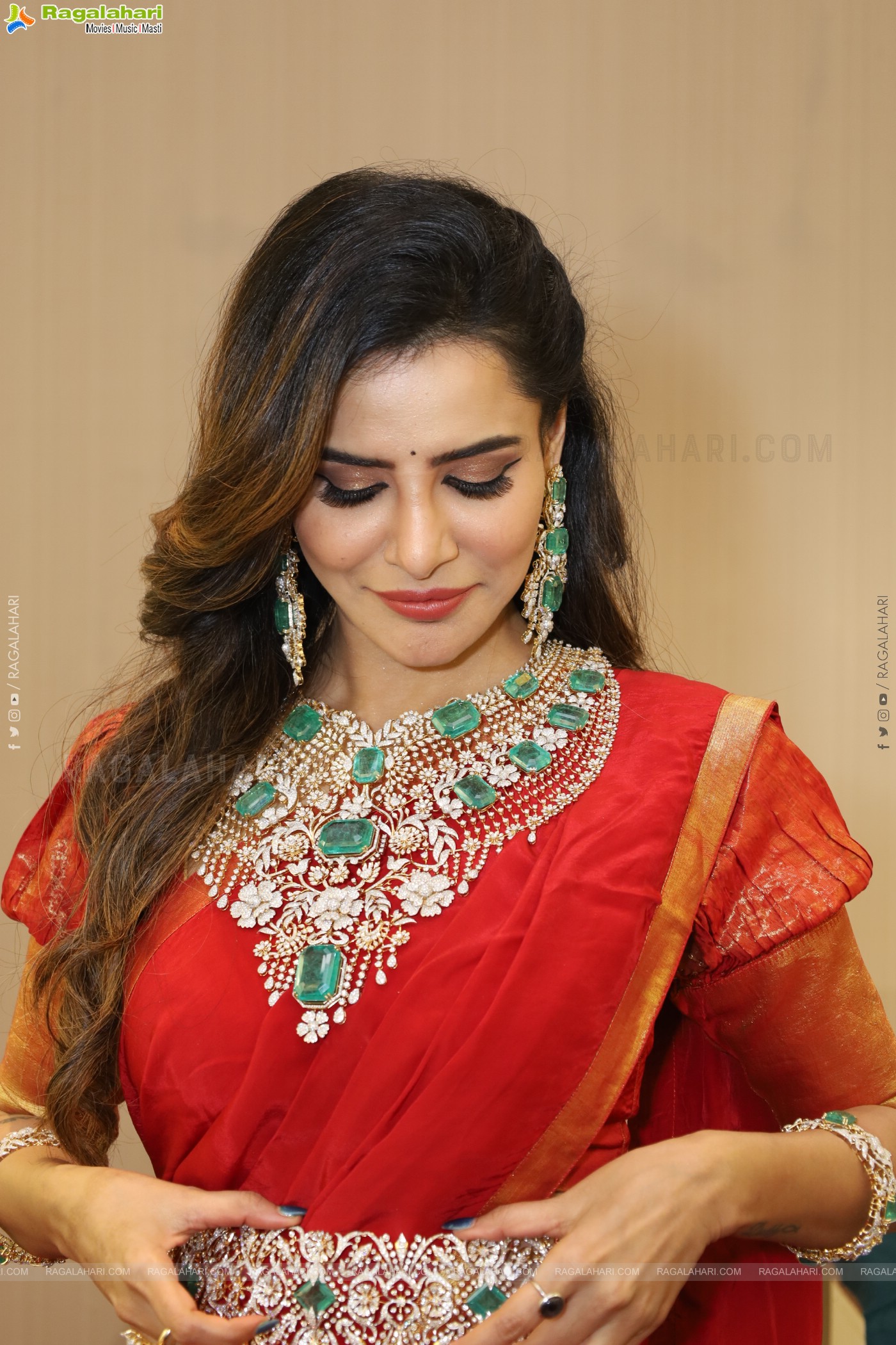 Ashu Reddy at Hi Life Jewels Launch Event, HD Gallery