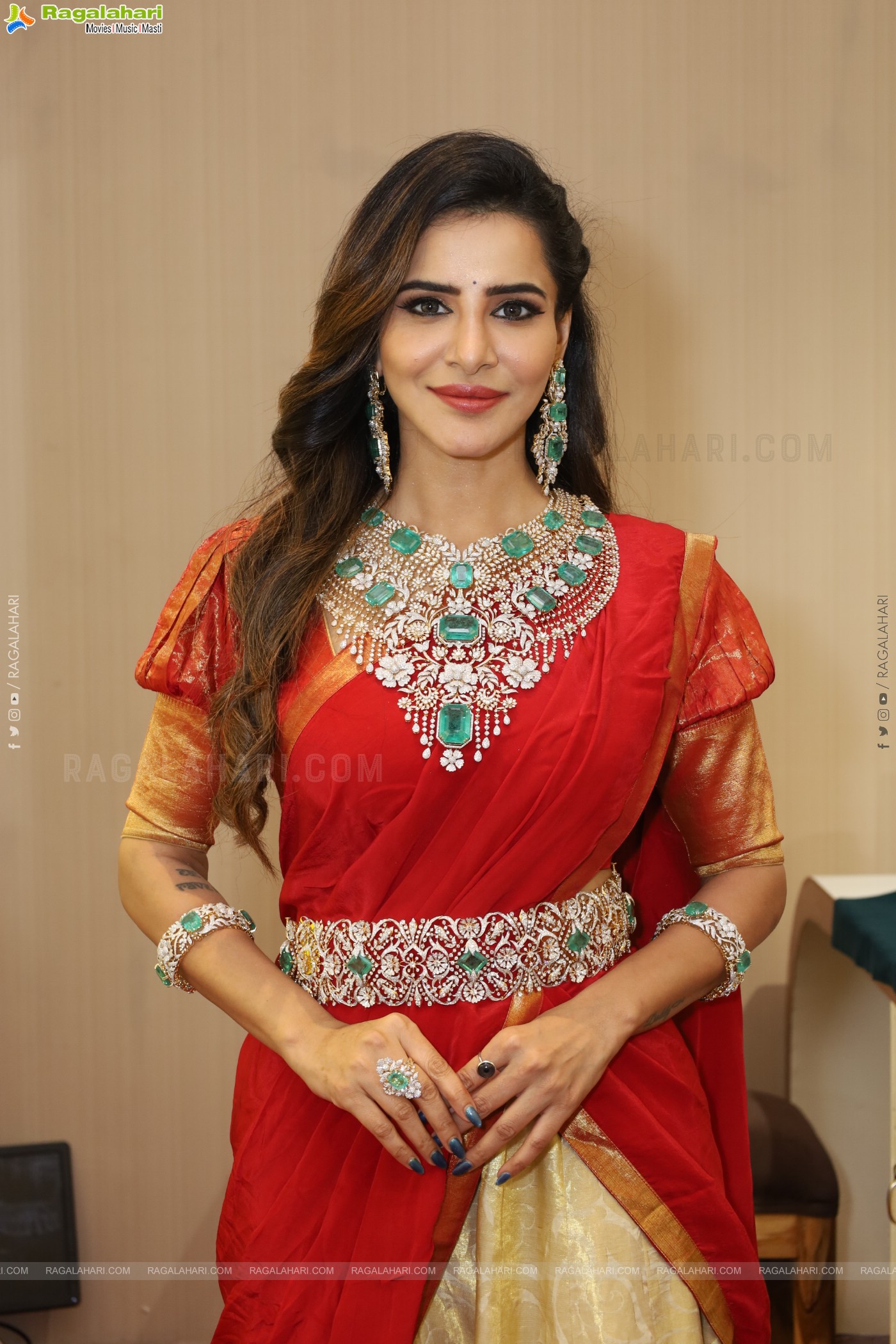 Ashu Reddy at Hi Life Jewels Launch Event, HD Gallery