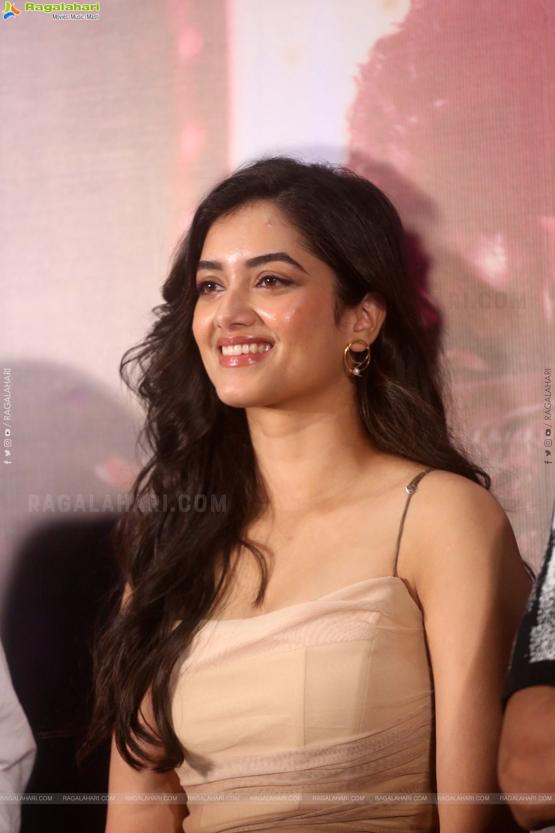 Bhagyashri Borse at Andhra King Taluka Success Meet, HD Gallery