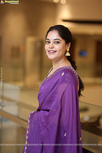 Bindu Madhavi at Dhandoraa Prerelease Event