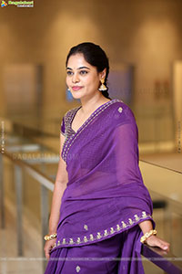 Bindu Madhavi at Dhandoraa Prerelease Event