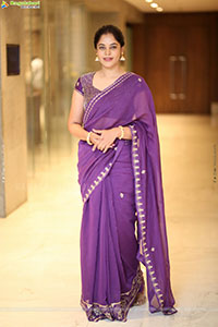 Bindu Madhavi at Dhandoraa Prerelease Event