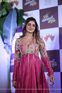 Dimple Hayathi at Bhartha Mahasayulaku Wignyapthi Press Meet