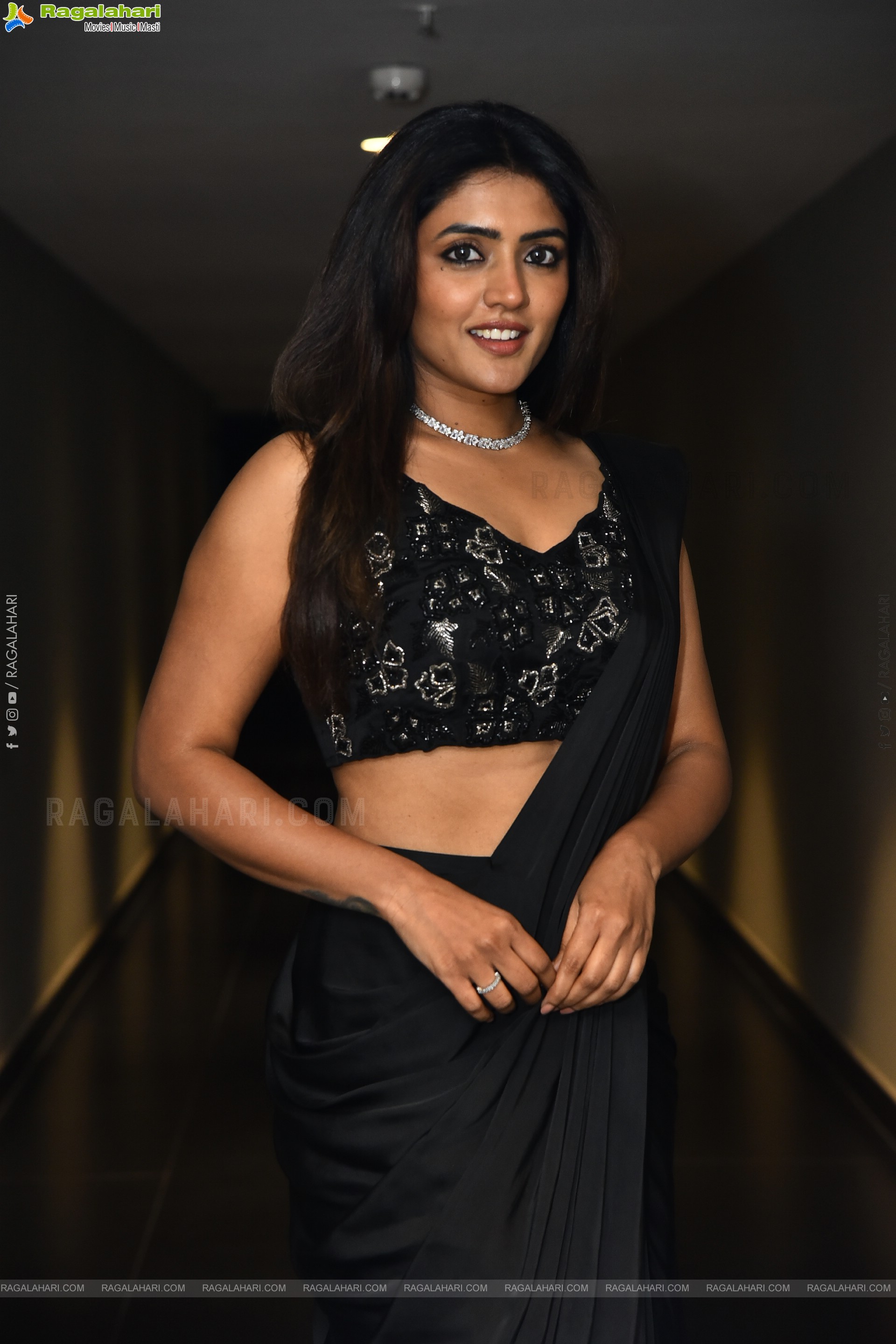 Eesha Rebba stills in Black Saree, HD Gallery