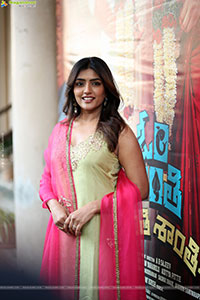 Eesha Rebba at Om Shanti Shanti Shantihi Teaser Launch