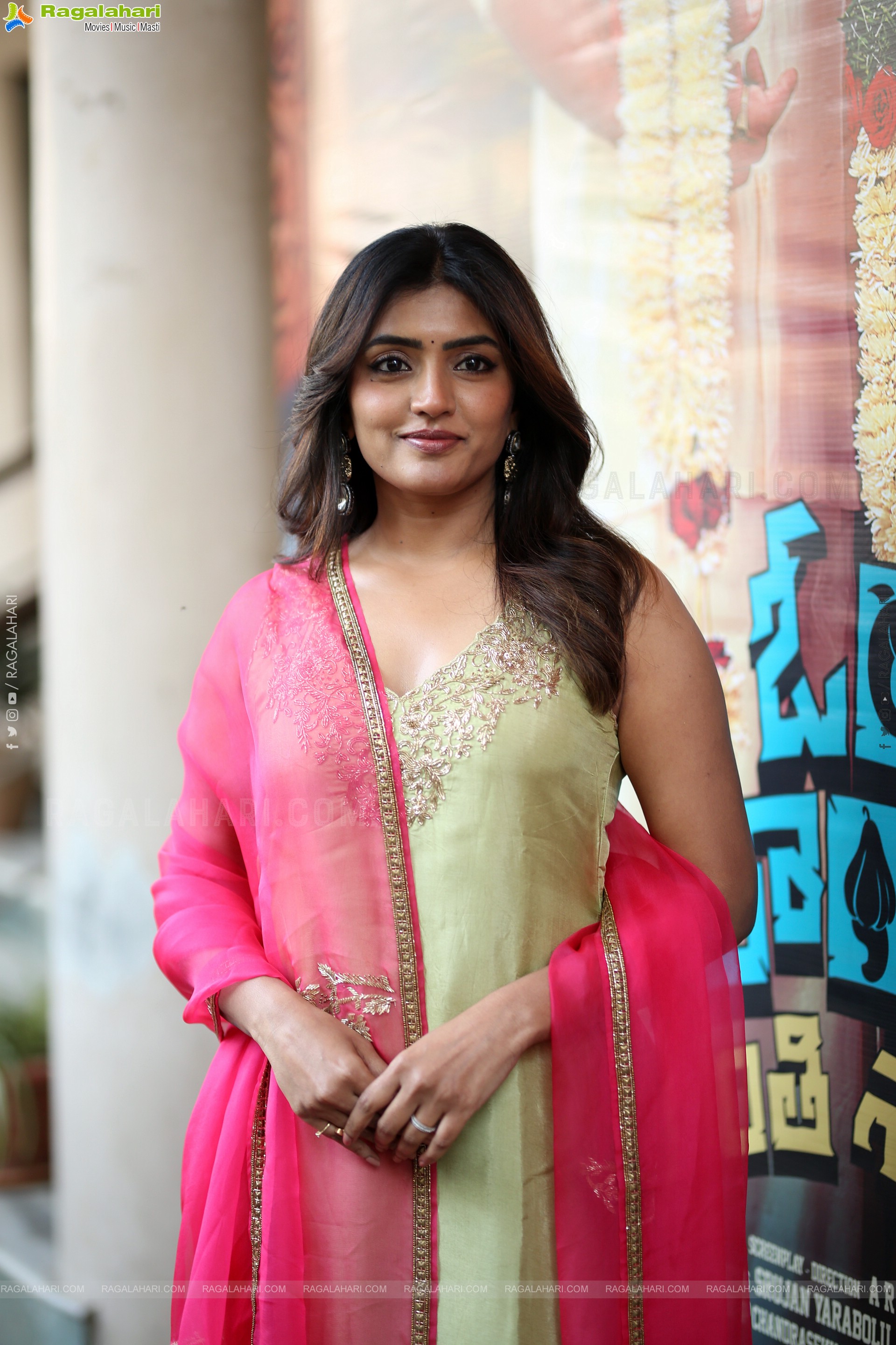 Eesha Rebba at Om Shanti Shanti Shantihi Teaser Launch, HD Gallery