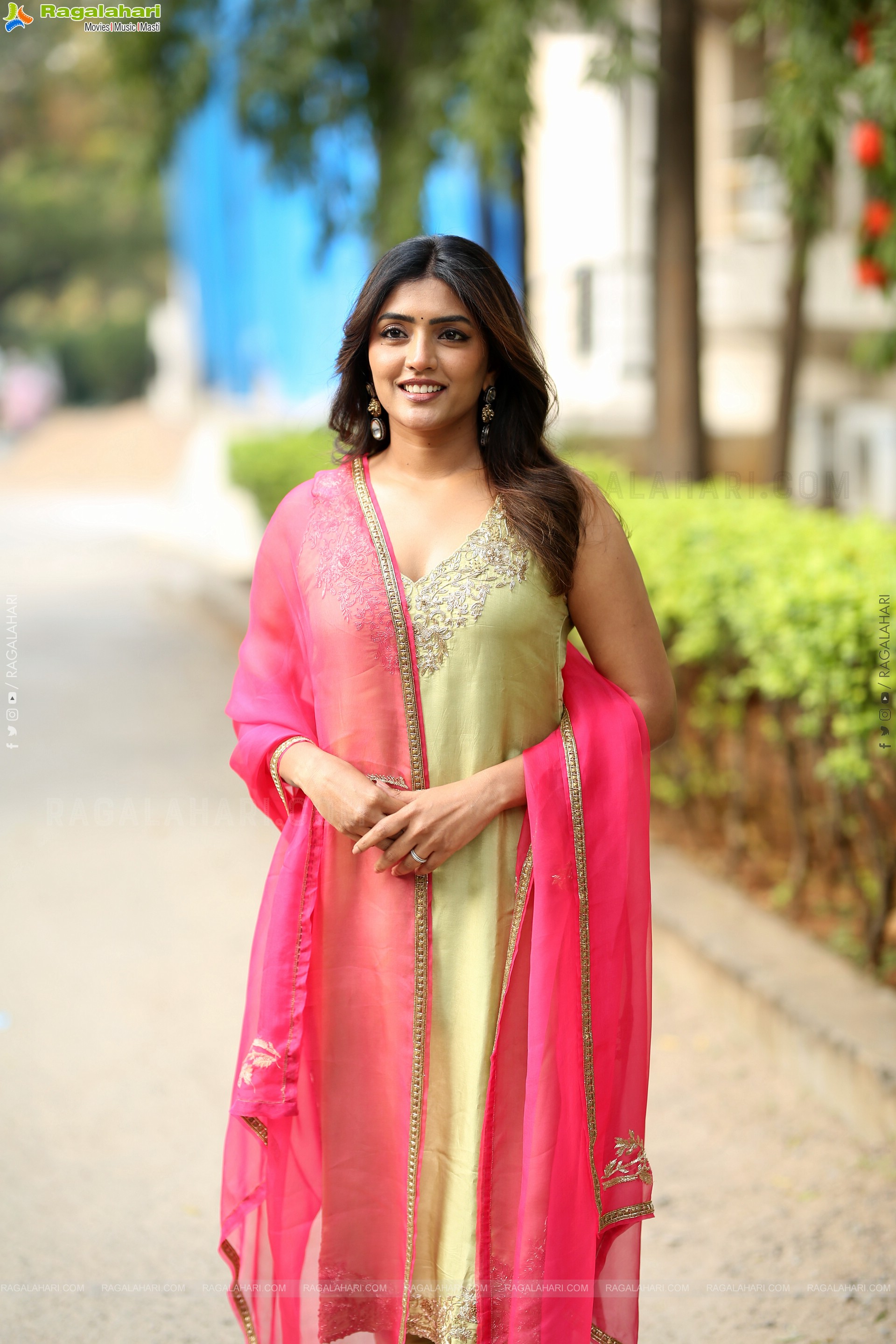 Eesha Rebba at Om Shanti Shanti Shantihi Teaser Launch, HD Gallery