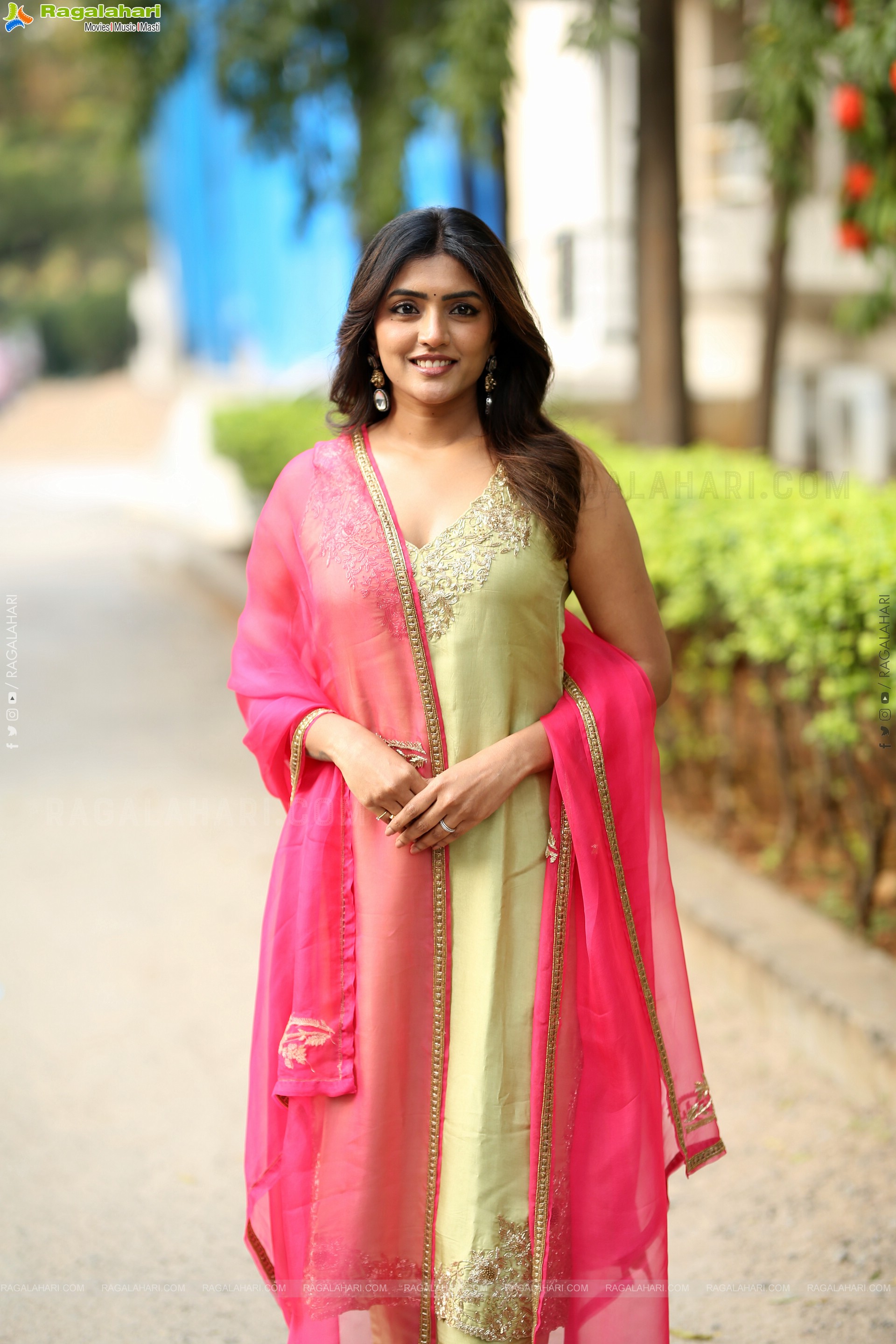 Eesha Rebba at Om Shanti Shanti Shantihi Teaser Launch, HD Gallery