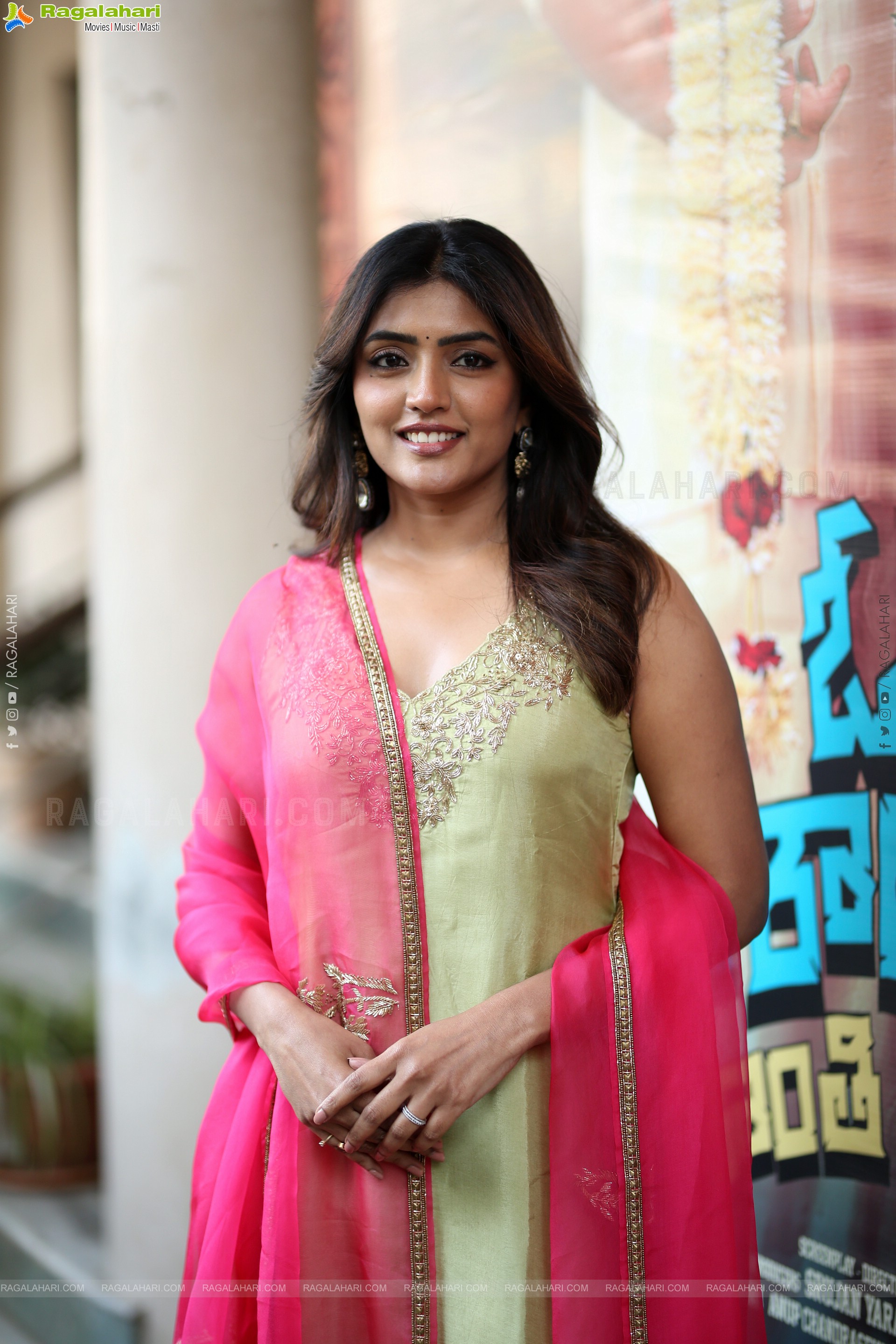 Eesha Rebba at Om Shanti Shanti Shantihi Teaser Launch, HD Gallery