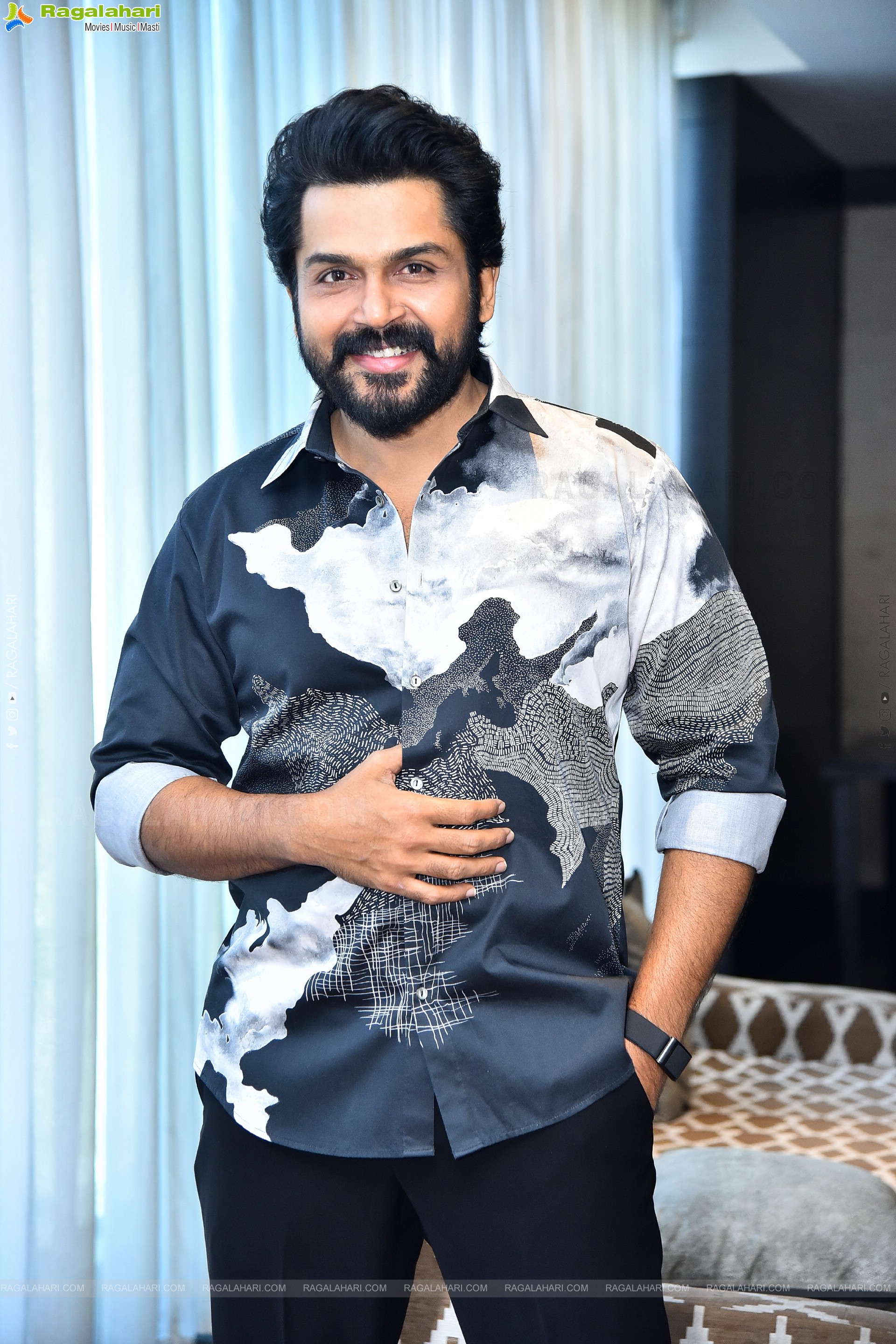 Hero Karthi at Annagaru Vostaru Interview, HD Gallery
