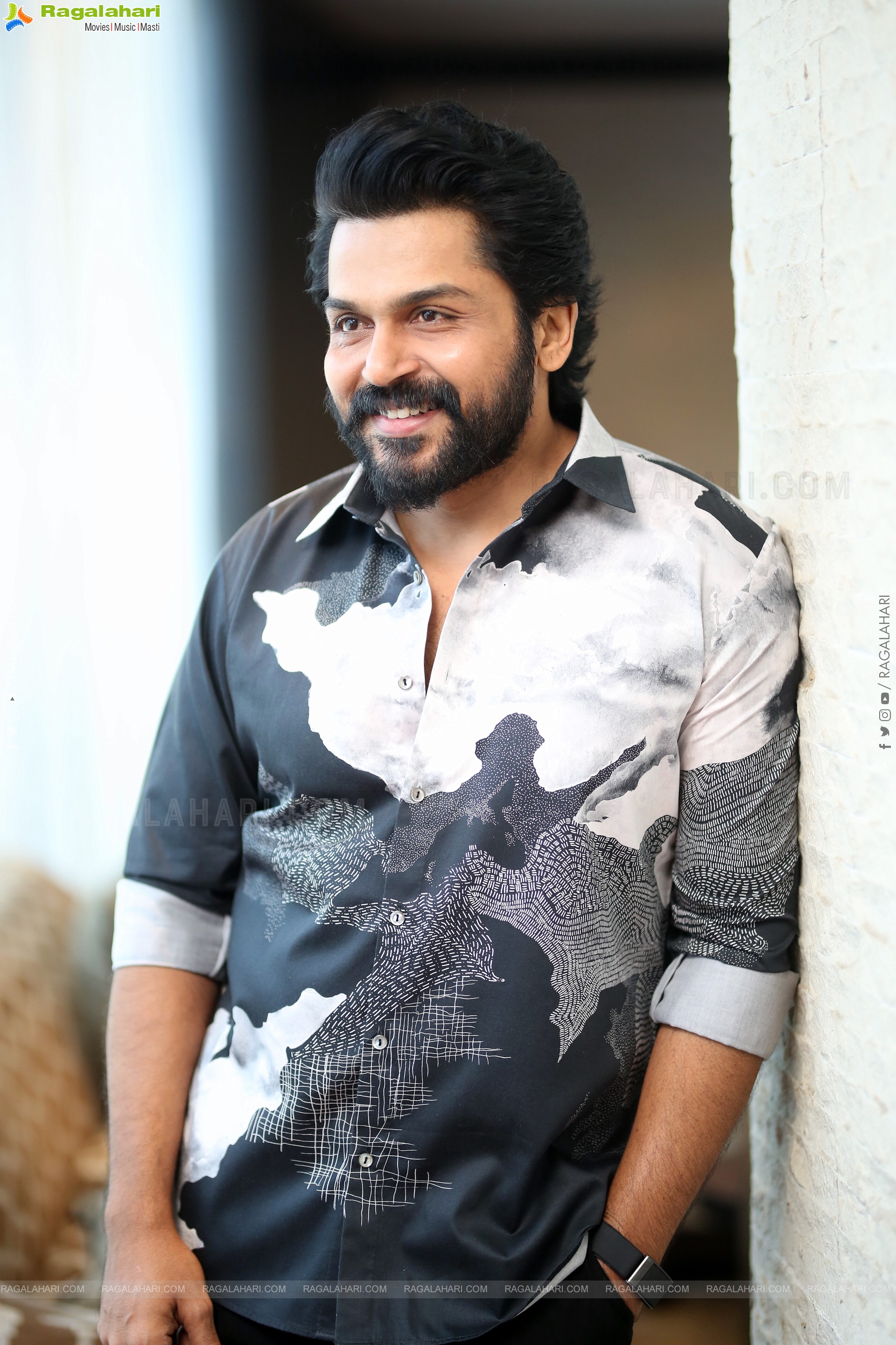 Hero Karthi at Annagaru Vostaru Interview, HD Gallery