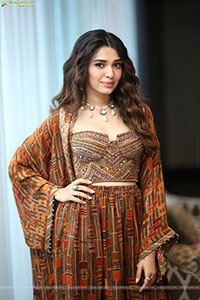 Krithi Shetty at Annagaru Vostaru Interview, HD Gallery