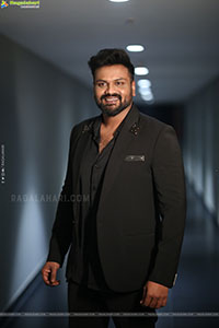 Manchu Manoj at David Reddy Glimpse Launch