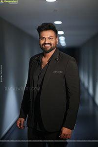 Manchu Manoj at David Reddy Glimpse Launch